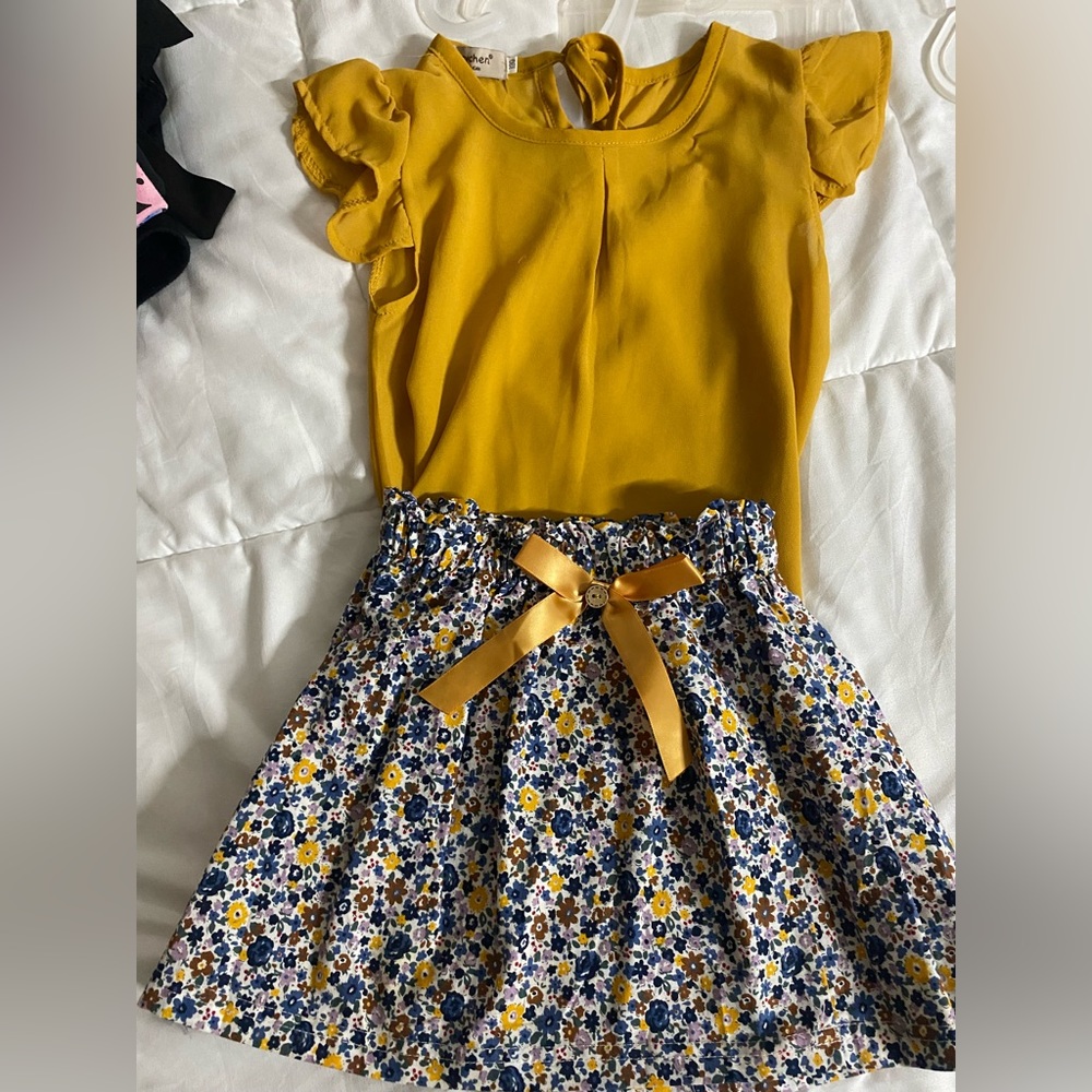 Girls summer set /
Size 4/5